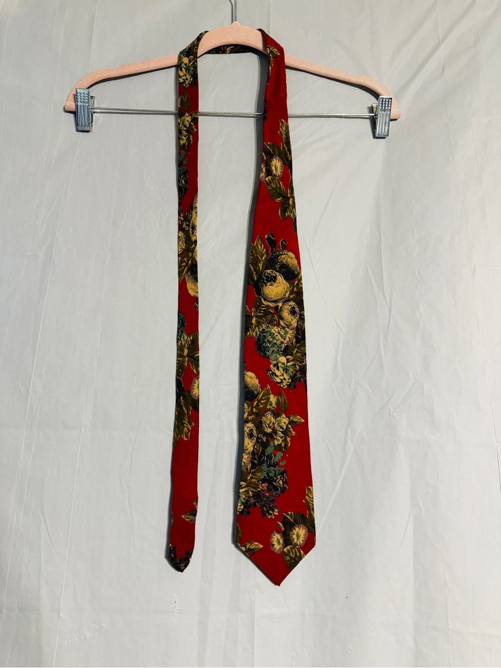 Bill Blass Men’s All Silk Tie Red Floral Rose Botanical Vintage Necktie